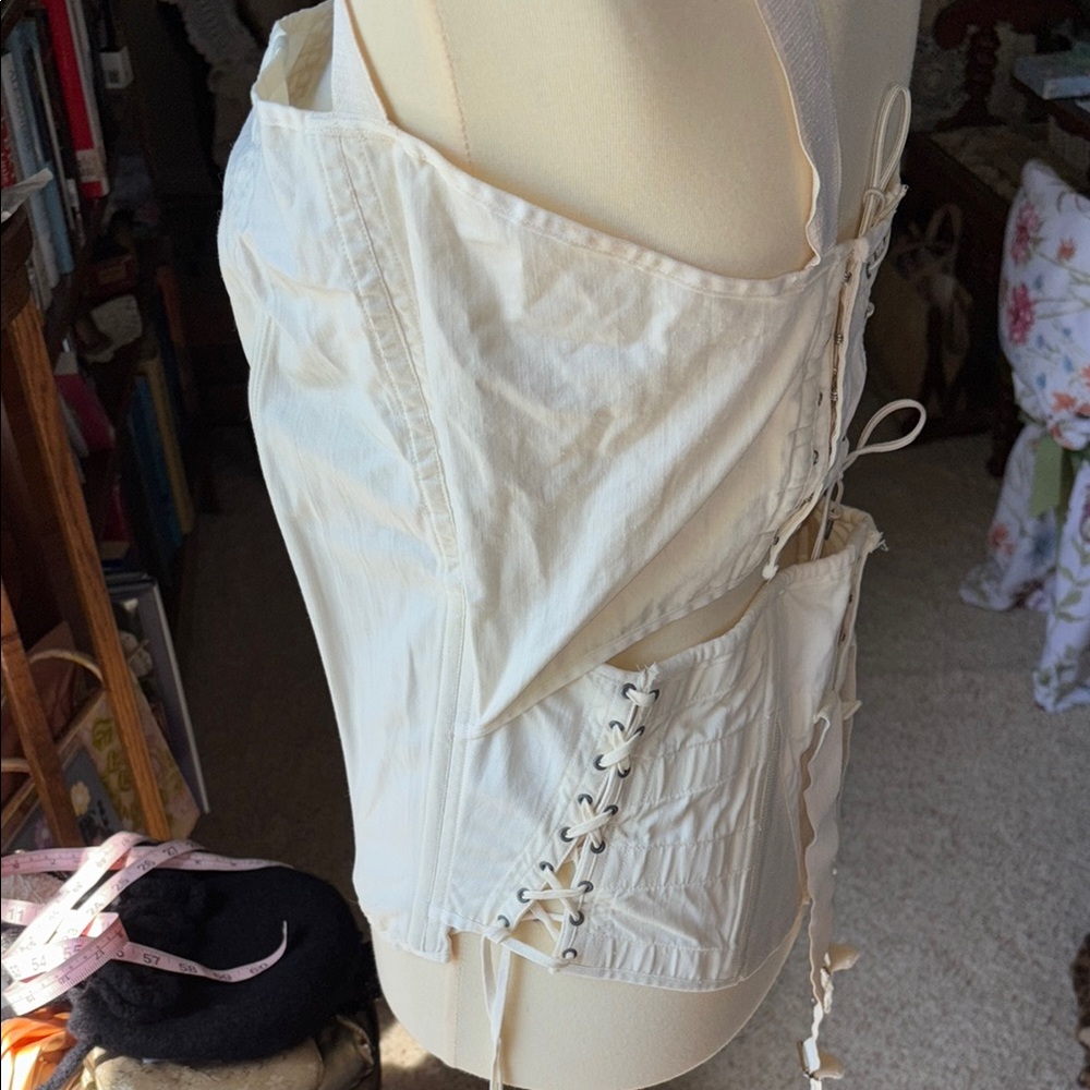Vintage White/ivory Corset Top - Picture 6 of 11